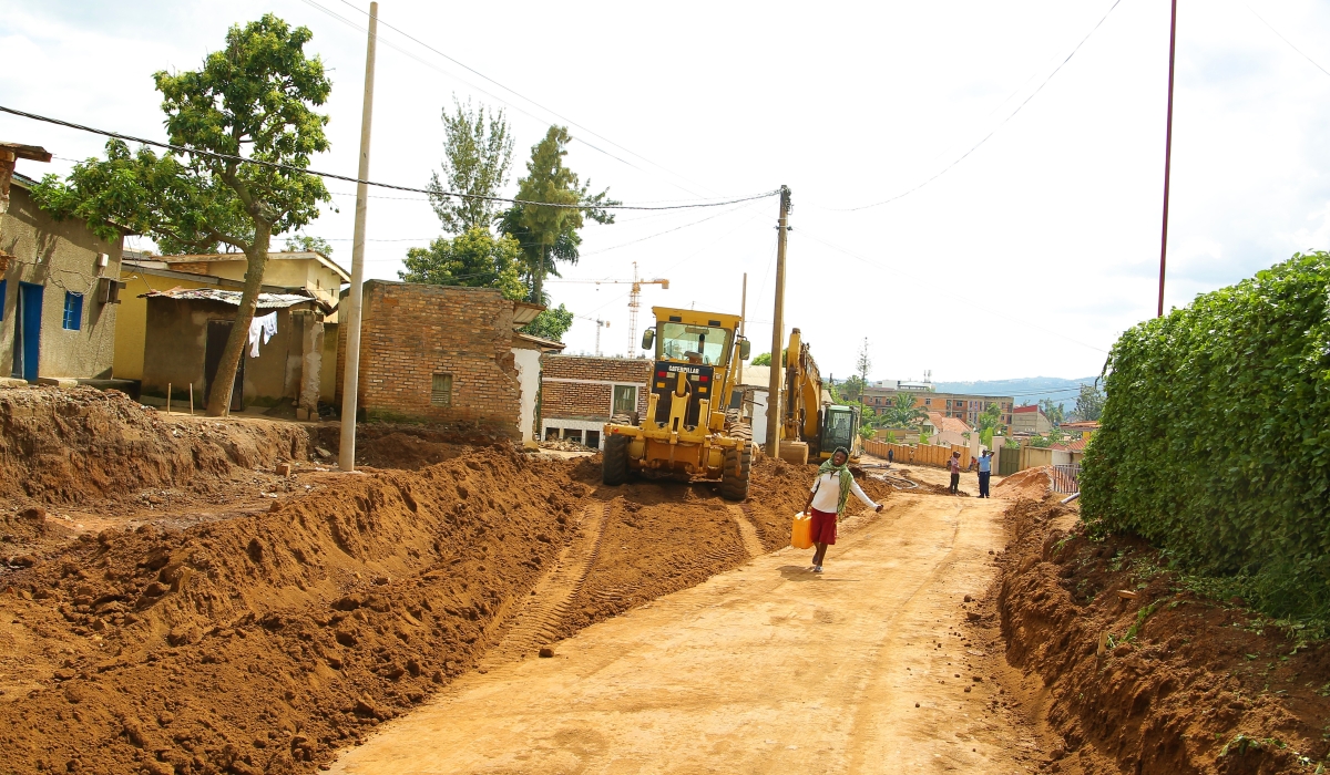 City of Kigali has announced that 300-kilometre feeder roads are to be constructed in the capital&#039;s outskirts. Photo by Craish Bahizi