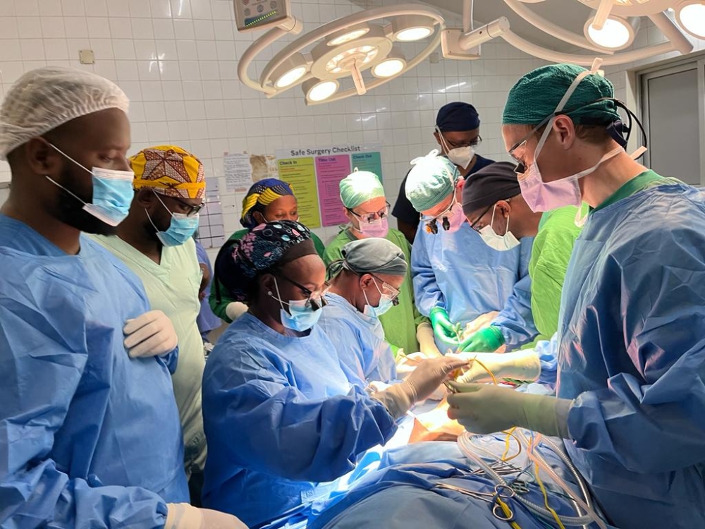 Medical experts during a microsurgery procedure at University Teaching Hospital of Kigali (CHUK). The procedure is still new
in Rwanda, but training is underway to equip local doctors with the skills in the domain. Photo: Courtesy.