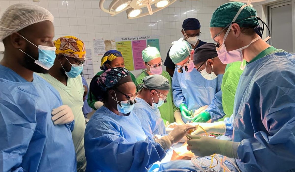 Medical experts during a microsurgery procedure at University Teaching Hospital of Kigali (CHUK). The procedure is still new
in Rwanda, but training is underway to equip local doctors with the skills in the domain. Photo: Courtesy.