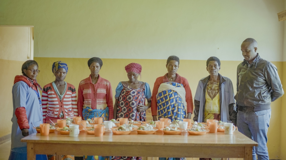 ‘Ishuri Mbonezamirire’ or the ‘nutrition education school’, an initiative in Nyamagabe District, is helping reduce stunting and malnutrition among children under the age of two.