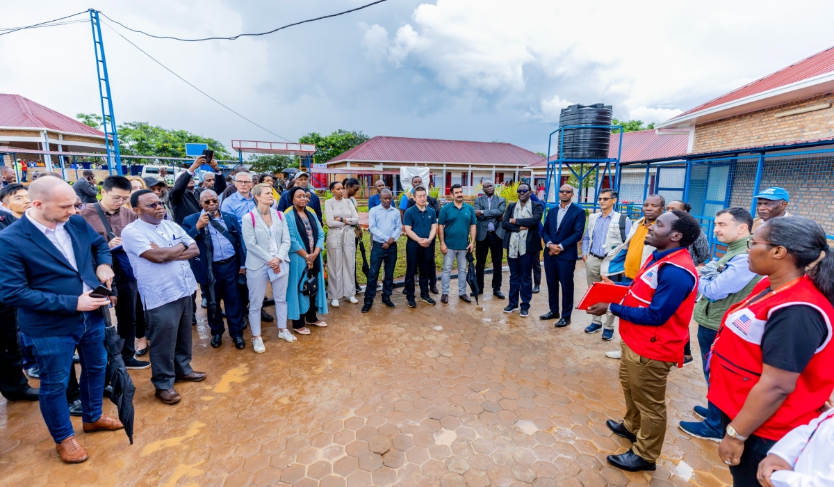 Members of the Diplomatic corps accredited to Rwanda, on Thursday, April 27, visited Mahama refugee camp in Kirehe District to witness ongoing humanitarian and protection initiatives and efforts made by the government of Rwanda. They also reviewed the situation of Congolese refugees in Rwanda.