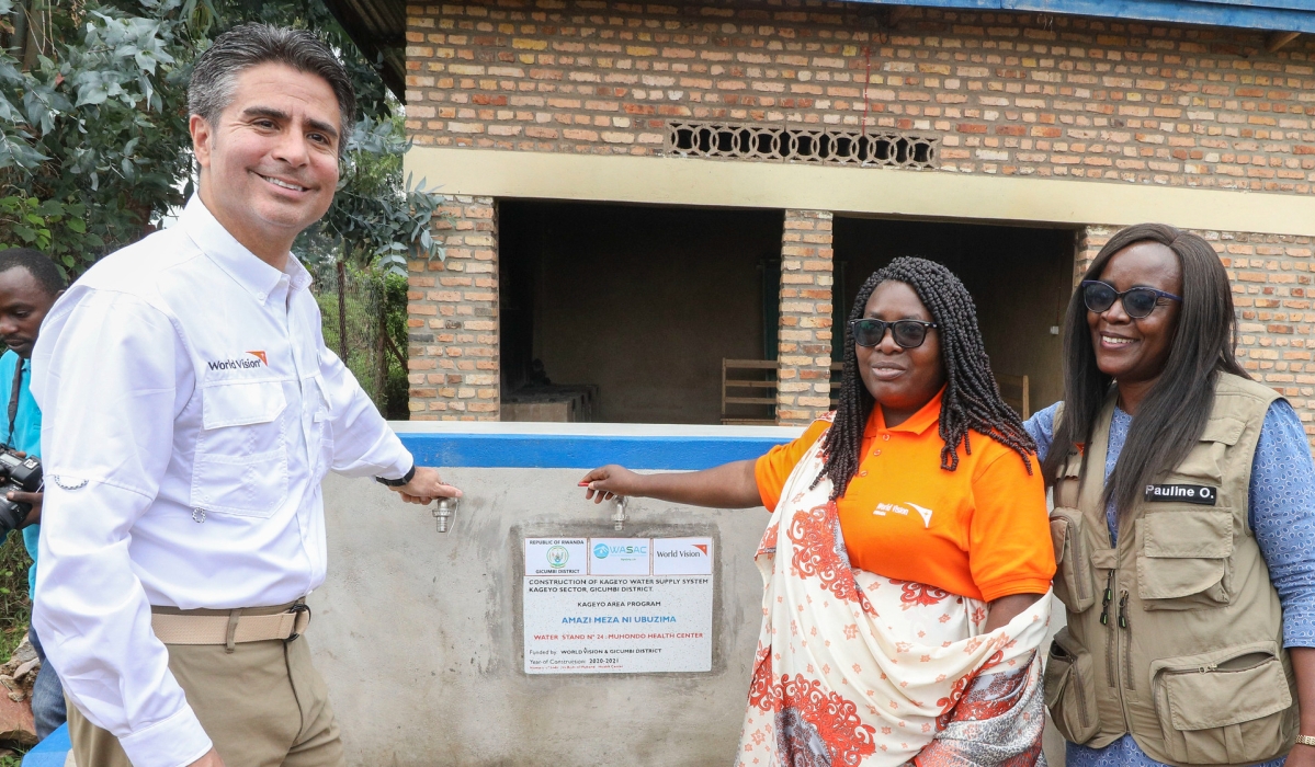 World Vision USA President Edgar Sandoval, Governor of Northern Province Dancille Nyirarugero and Pauline Okumu, the Country Director of World Vision Rwanda. Craish BAHIZI