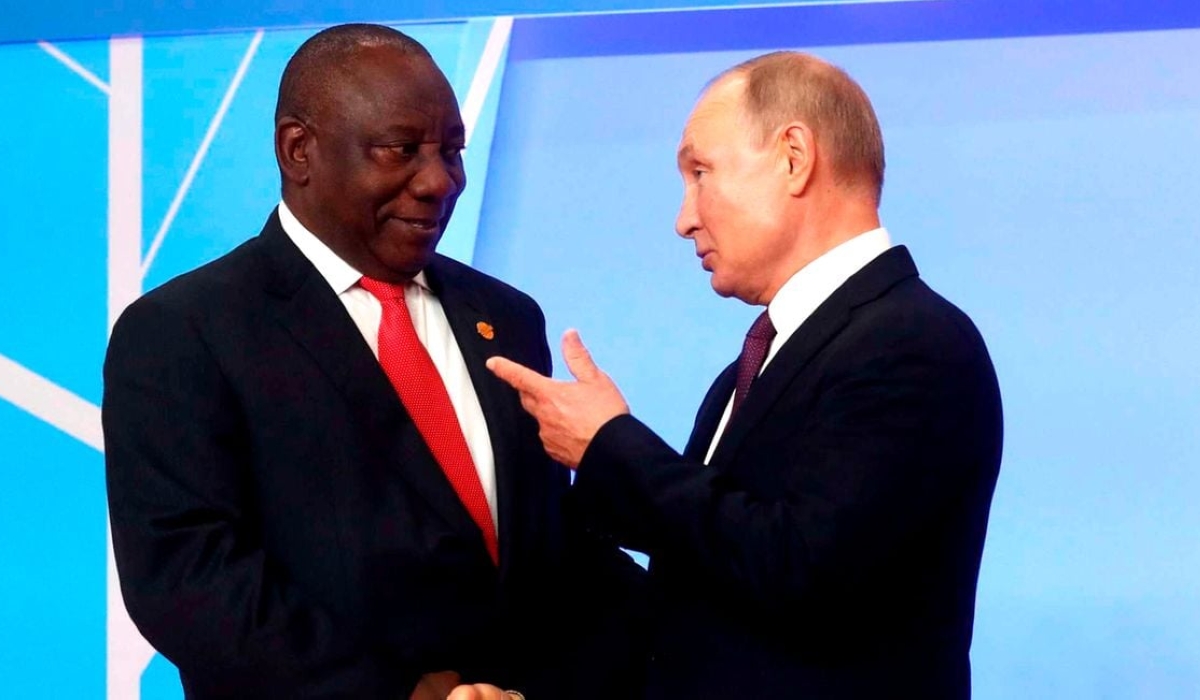 South African President Cyril Ramaphosa greets Russian President Vladimir Putin during the 2019 Russia-Africa Summit in Sochi on October 23, 2019. Photo: AFP