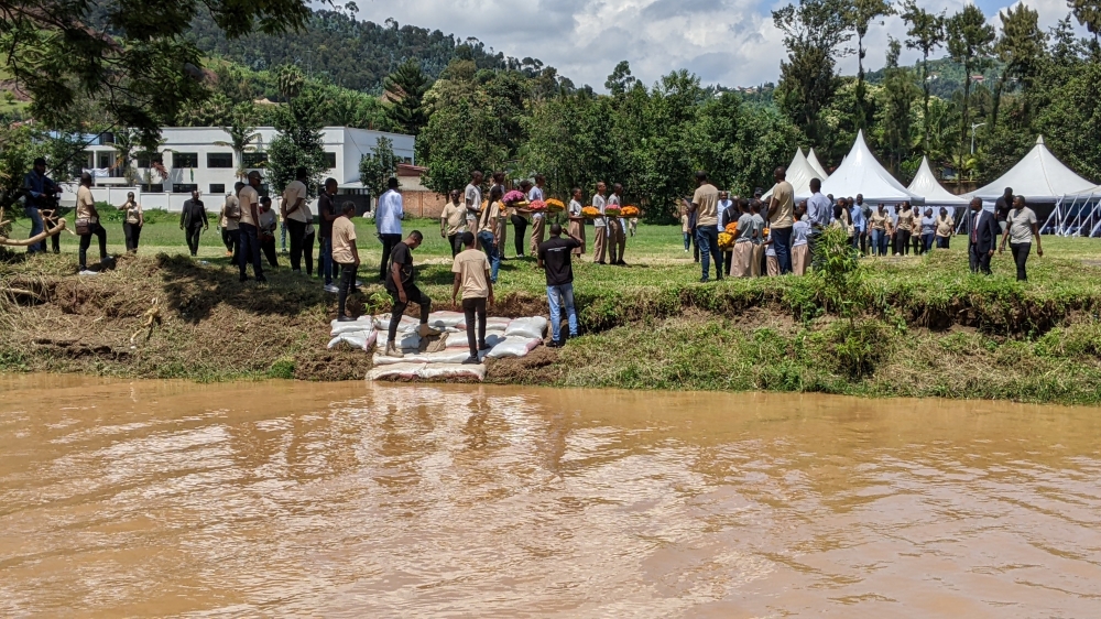 Dukundane Family, a survivors association, held a commemoration event on May 20 in Rubavu to pay tribute to victims of the 1994 Genocide against the Tutsi who were thrown in the Sebeya River .All photos: Germain Nsanzimana