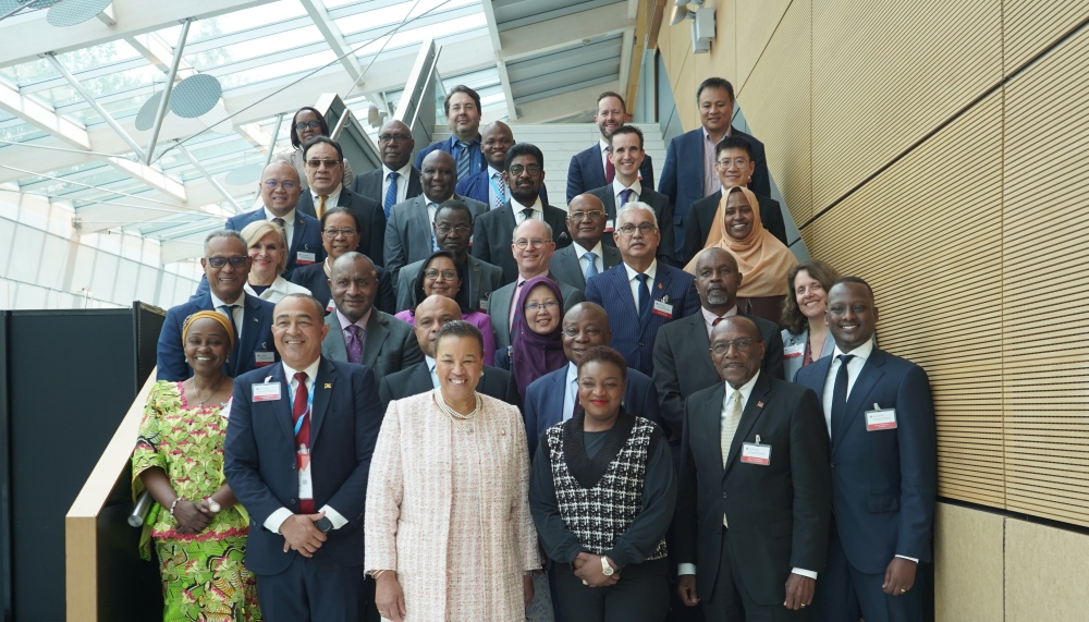 Commonwealth Health Ministers and Heads of Delegation alongside the Secretary-General.