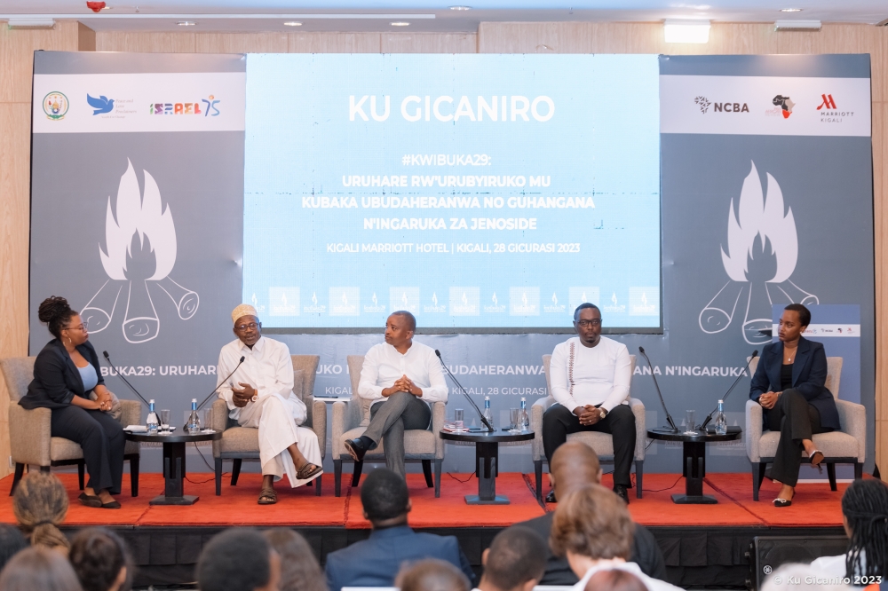 A panel discussion at the Ku Gicaniro event.