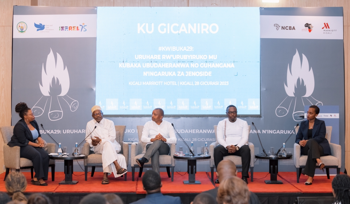 A panel discussion at the Ku Gicaniro event.