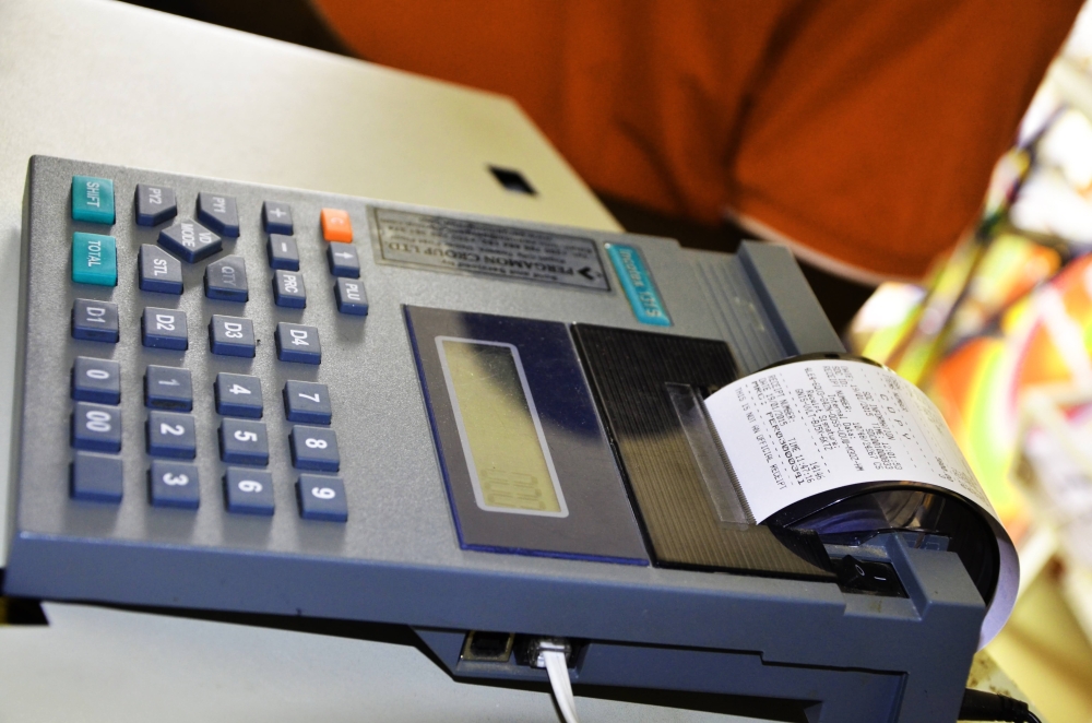 EBM serves to facilitate taxpayers to easily calculate their taxes. Photo: File.