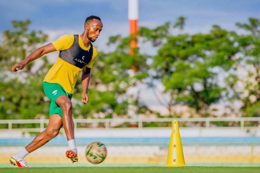 Tanzanian giants  Simba SC are considering AS Kigali central defender Thierry Manzi as an alternative to Rayon&#039;s Abdul Rwatubyaye