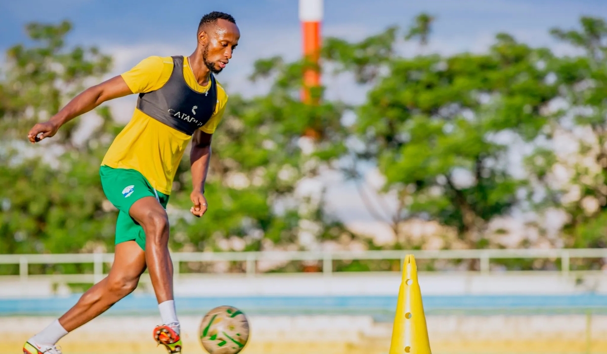 Tanzanian giants  Simba SC are considering AS Kigali central defender Thierry Manzi as an alternative to Rayon&#039;s Abdul Rwatubyaye