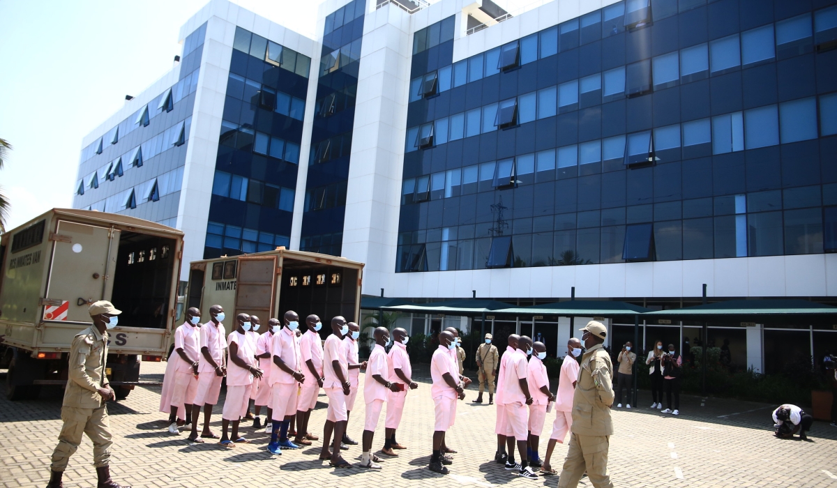 Prisoners arrive at the Supreme Court for a hearing session. The Supreme Court, for instance, operates from a rented building that costs Rwf117 million per month, totaling Rwf1.4 billion annually. Sam Ngendahimana
