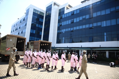 Prisoners arrive at the Supreme Court for a hearing session. The Supreme Court, for instance, operates from a rented building that costs Rwf117 million per month, totaling Rwf1.4 billion annually. Sam Ngendahimana