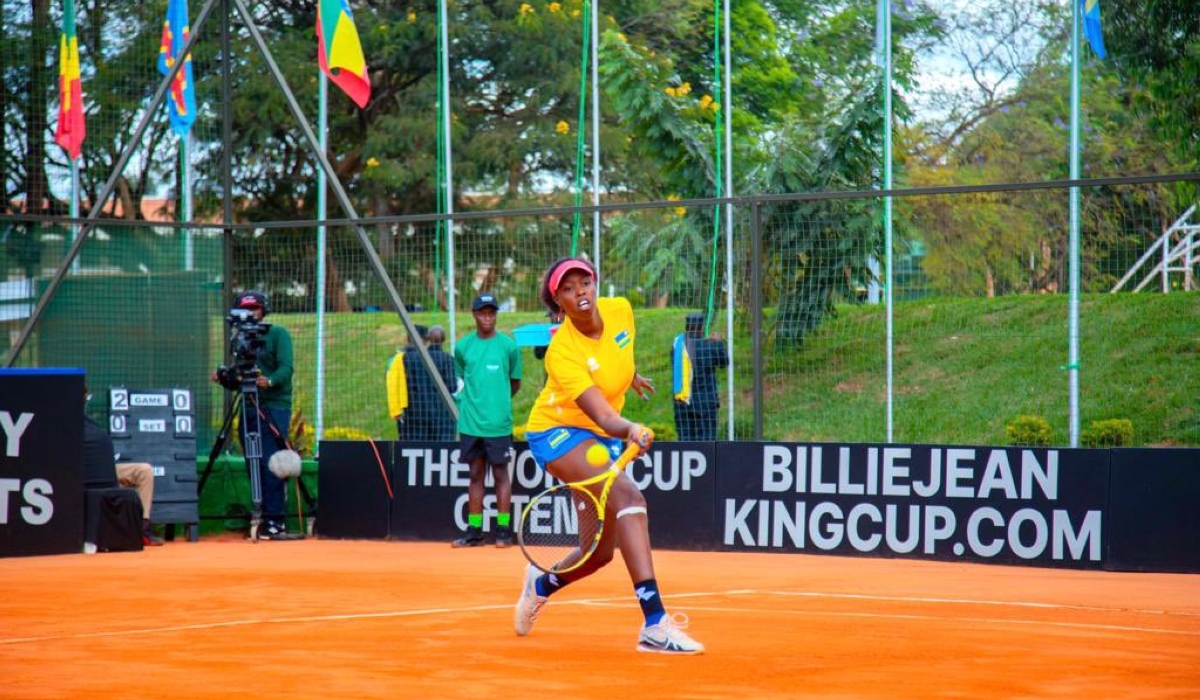 Rwanda’s Gisele Umumararungu eased past Mozambican Helen Khumalo to win the opening match. Courtesy