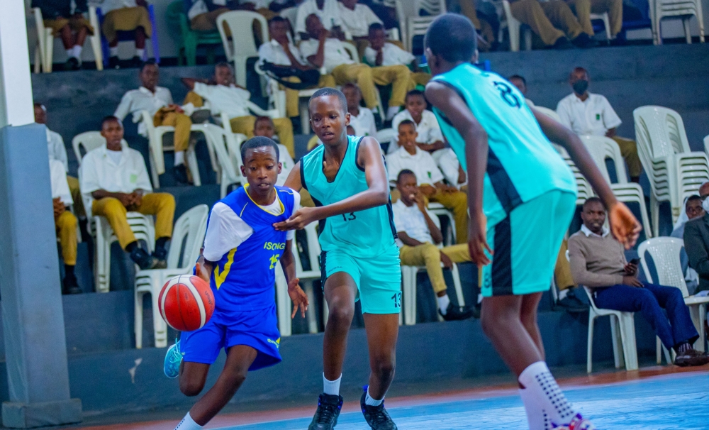 During the equipment handover, Lycee de Kigali students aged under 13 years played a demonstration basketball game between after receiving their kits. Courtesy