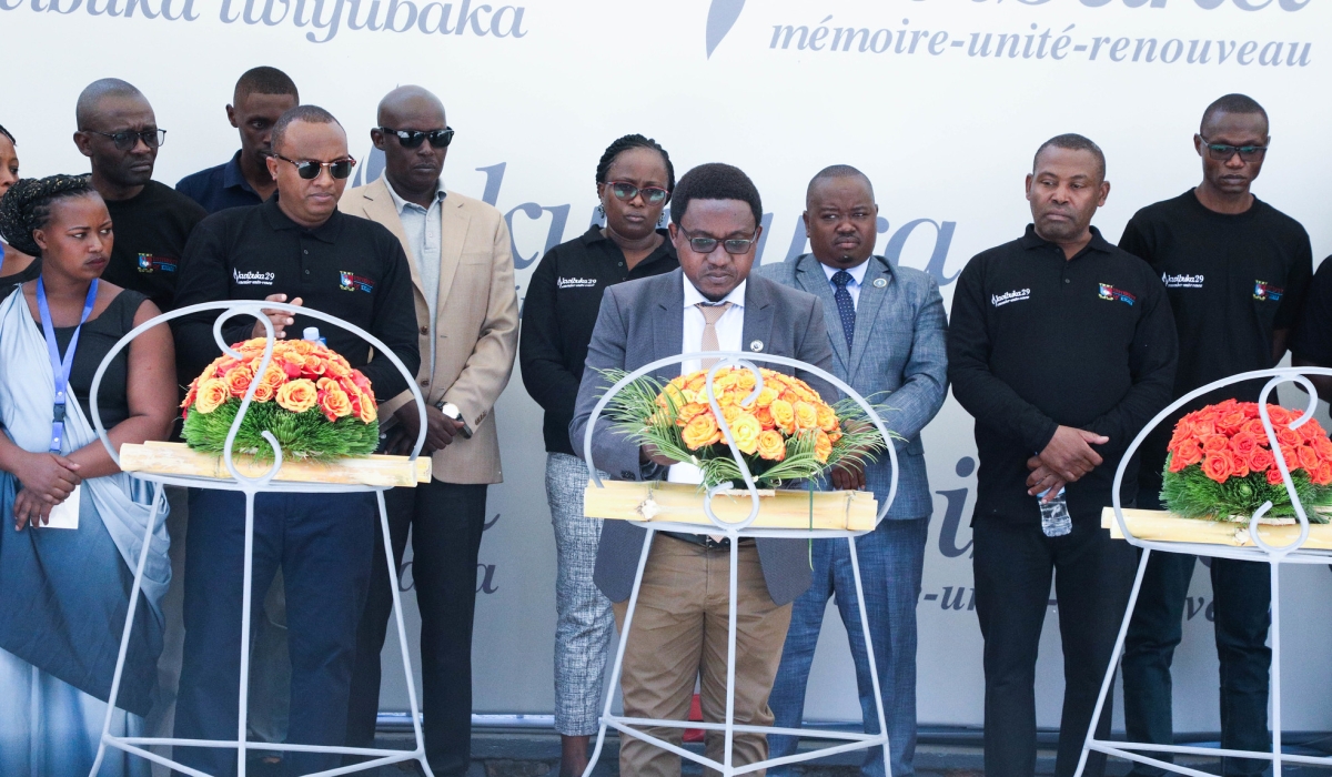University’s Vice Chancellor Prof. David Wang’ombe flanked by other university officials lay wreaths to pay tribute to victims at Kigali Genocide Memorial on June 8. All photos by Craish BAHIZI