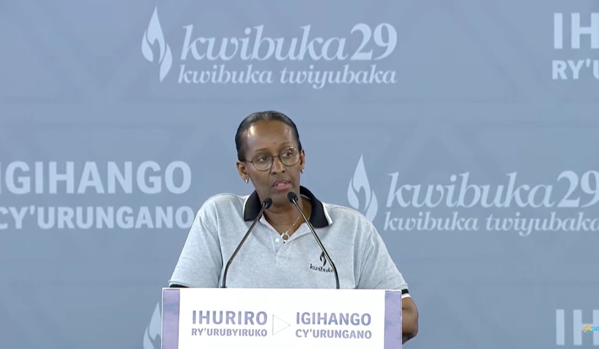 First Lady Jeannette Kagame addresses over 1000 youth at the Igihango cy’Urungano forum  to commemorate the youth killed in the 1994 Genocide against the Tutsi in Gisagara District on Friday, June 9. Courtesy