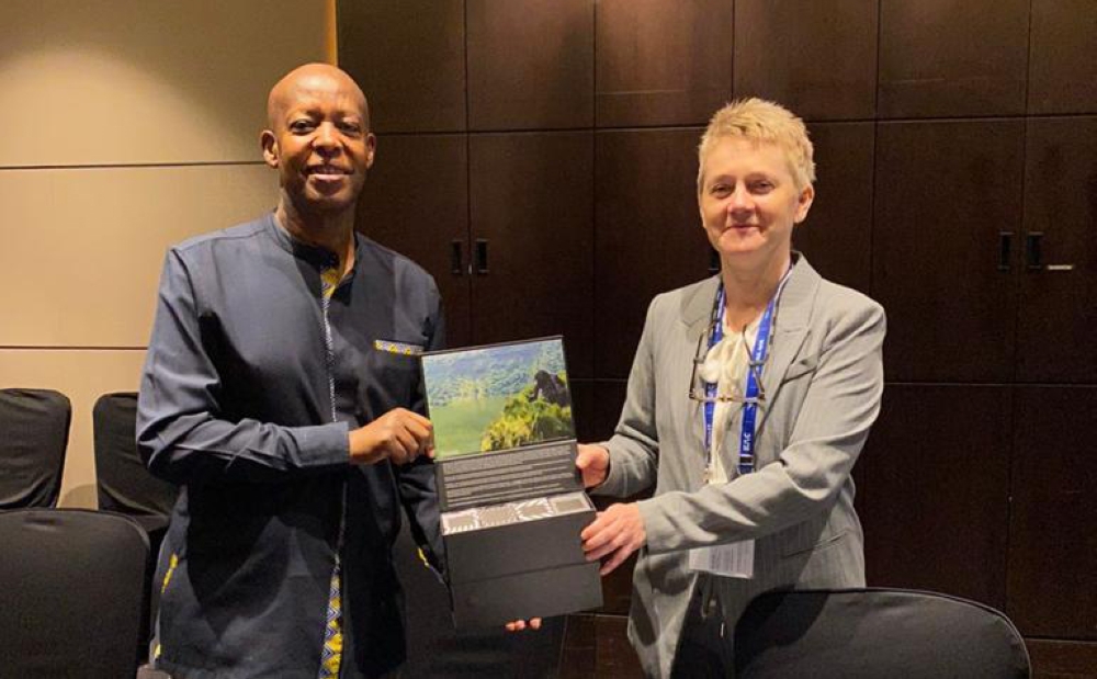 Silas Udahemuka, Director General at Rwanda Civil Aviation Authority and Silke Buckley, Head of Training and International Operations at CAAi, pose for a picture at the signing of the MoU. Courtesy