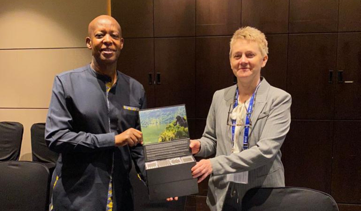 Silas Udahemuka, Director General at Rwanda Civil Aviation Authority and Silke Buckley, Head of Training and International Operations at CAAi, pose for a picture at the signing of the MoU. Courtesy