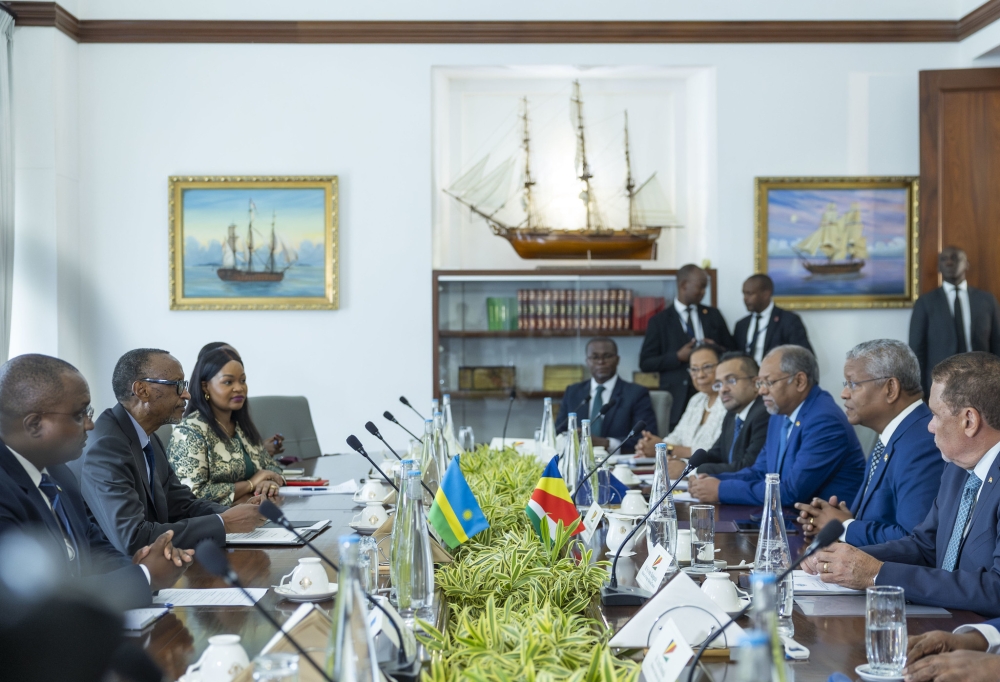 President Paul Kagame and his counterpart of Seychelles, Wavel Ramkalawan with both delegations during a bilateral meeting on Wednesday, June 28. Photo by Village Urugwiro