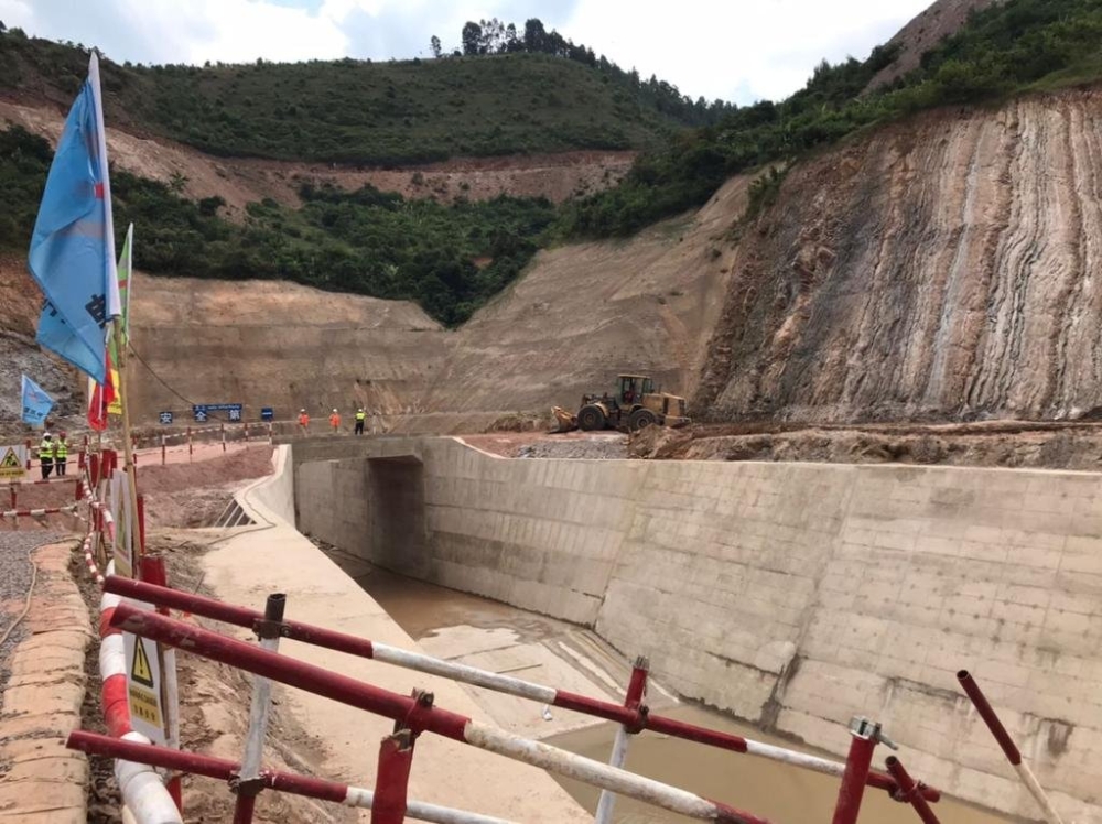 A view of the ongoing construction works on the proposed 43.5MW Nyabarongo II hydropower plant in Gakenke District. Authorities have announced that, effective July 10, a segment of the Giticyinyoni–Nzove–Ruli–Gakenke road will be closed to pave way for the dam expansion. Courtesy.

