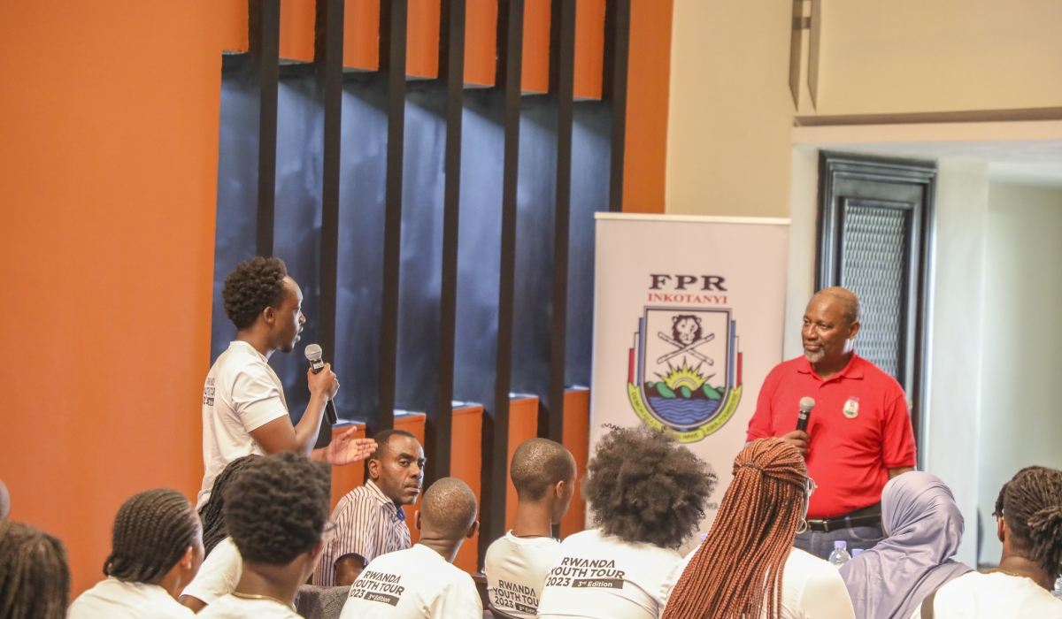 Wellars Gasamagera, Secretary General of RPF-Inkotanyi interacts  with 65 diaspora youth drawn from 15 countries at RPF Headquarters on Sunday, July 16.All photos by Emmanuel Dushimimana