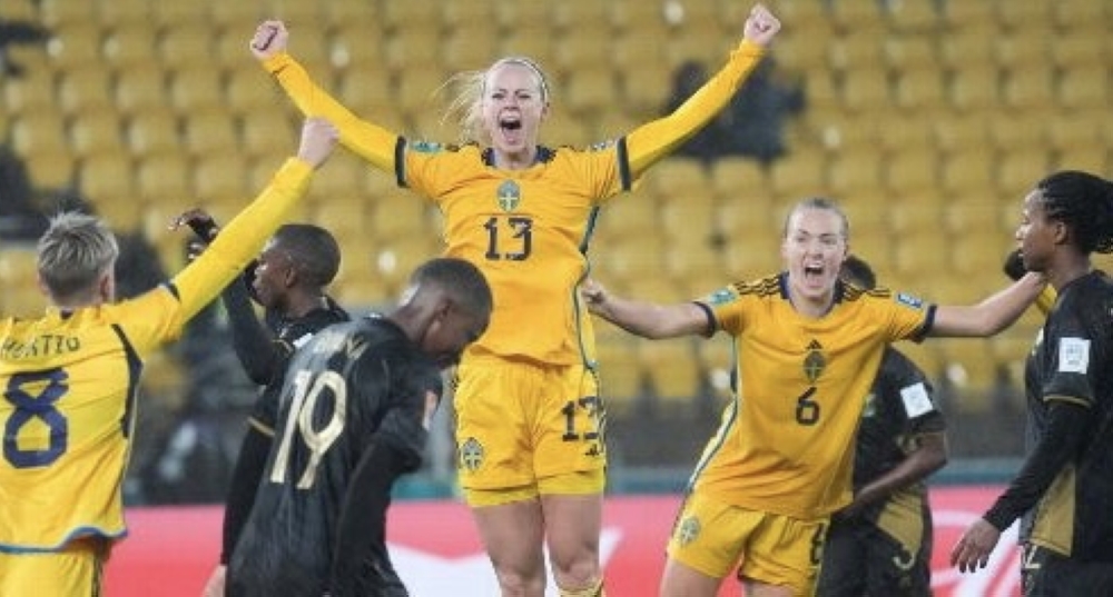 Sweden Women players celebrate after a dramatic 90th-minute winner against South South African on Sunday