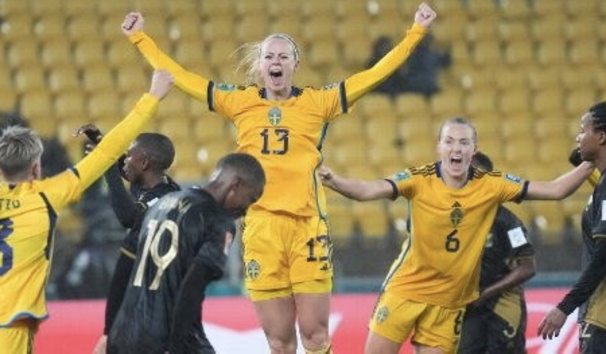 Sweden Women players celebrate after a dramatic 90th-minute winner against South South African on Sunday