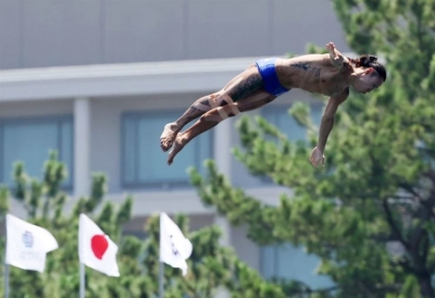 Choi Byung-hwa of Korea performs in the men&#039;s high diving competition at the World Aquatics Championships at Seaside Momochi Beach Park in Fukuoka, Japan, July 27. Yonhap