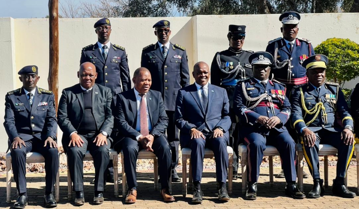 President Mokgweetsi Eric Keabetswe Masisi of Botswana (blue necktie), Slumber Tsogwane, the Vice President of Botswana (immediate right), Thomas Kagiso Mmusi, the Minister of Defence and Secutity for Botswana, IGP Felix Namuhoranye, Phemelo Ramakorwane, the Acting Police Commissioner for Botswana Police Service,  and Maj Gen Elias Mutota, the DIGP-Operations for Namibia Police Force.