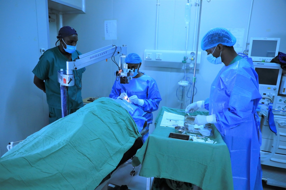 Doctors conduct a medical operation at Masaka Hospital in Kicukiro District. Photo by Craish Bahizi