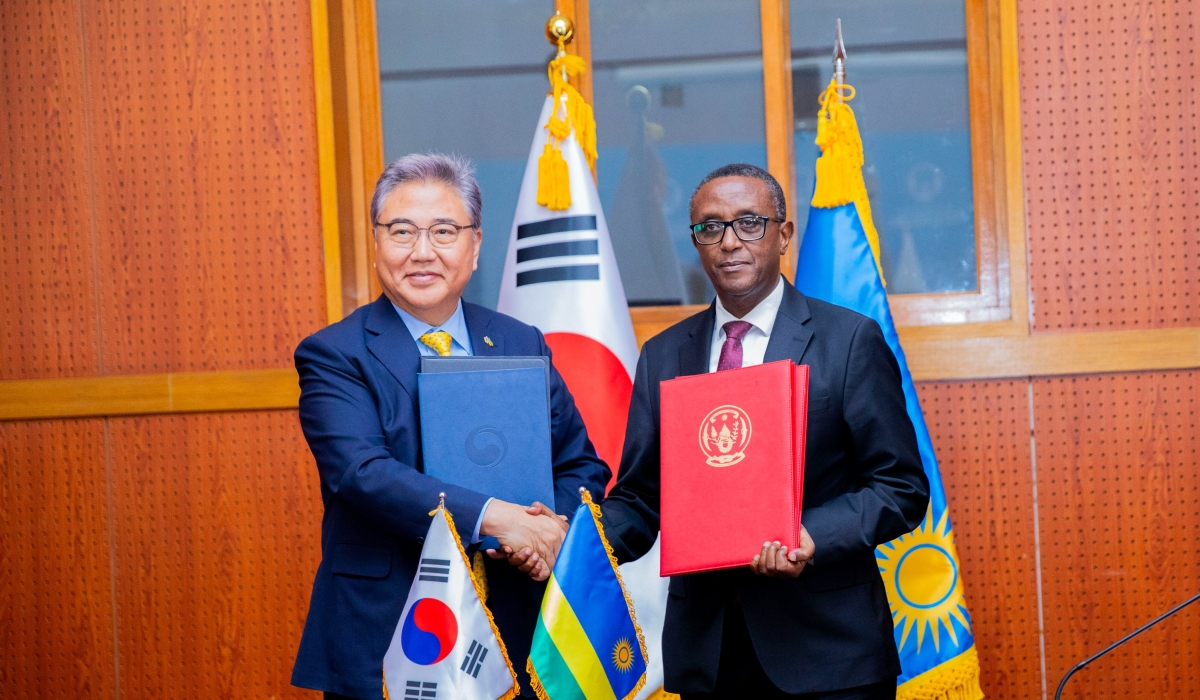 Minister of Foreign Affairs Dr Vincent Biruta and his counterpart Jin Park, Minister of Foreign Affairs of the Republic of Korea after signing the MoU in Kigali on Saturday, August 12. Courtesy