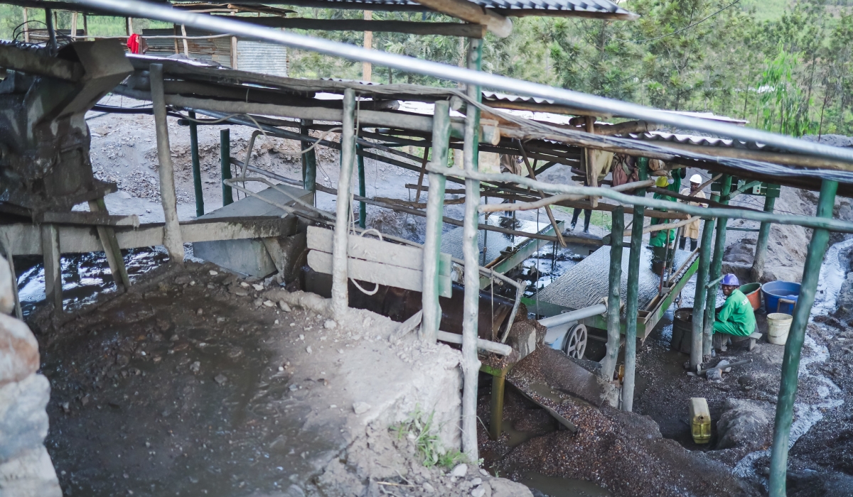 Miners work at a mining site in Rulindo. Local government leaders are intensifying efforts to clamp down on approximately 100 illegal mines, following a directive from the Rwanda Mines, Petroleum and Gas Board. Craish Bahizi