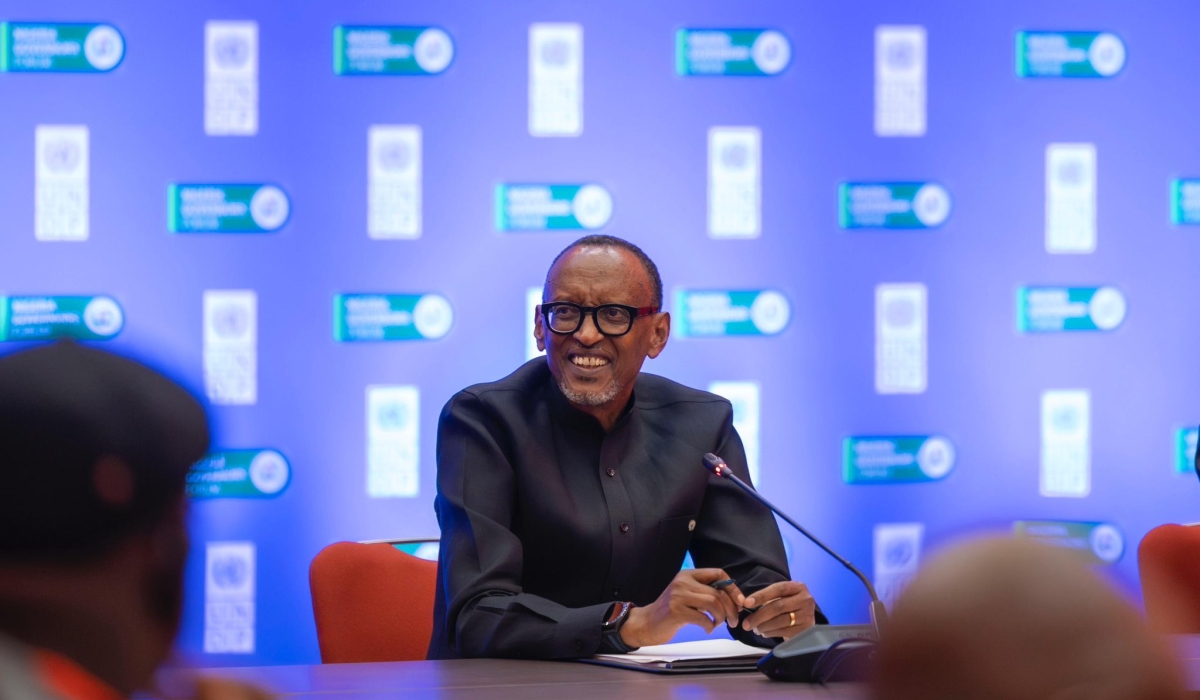 President Paul Kagame addressing Nigerian State Governors who are in Kigali for a three-day executive retreat. PHOTO BY VILLAGE URUGWIRO