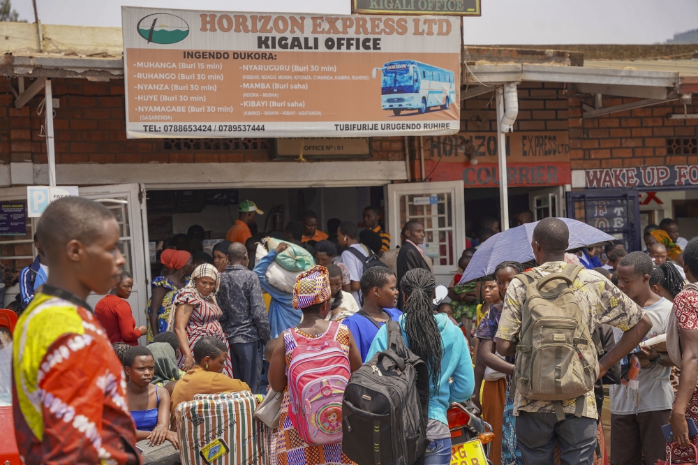 Travelers get stranded at Nyabugogo taxi park on their way to upcountry on August 24. Photo by Emmanuel Dushimimana