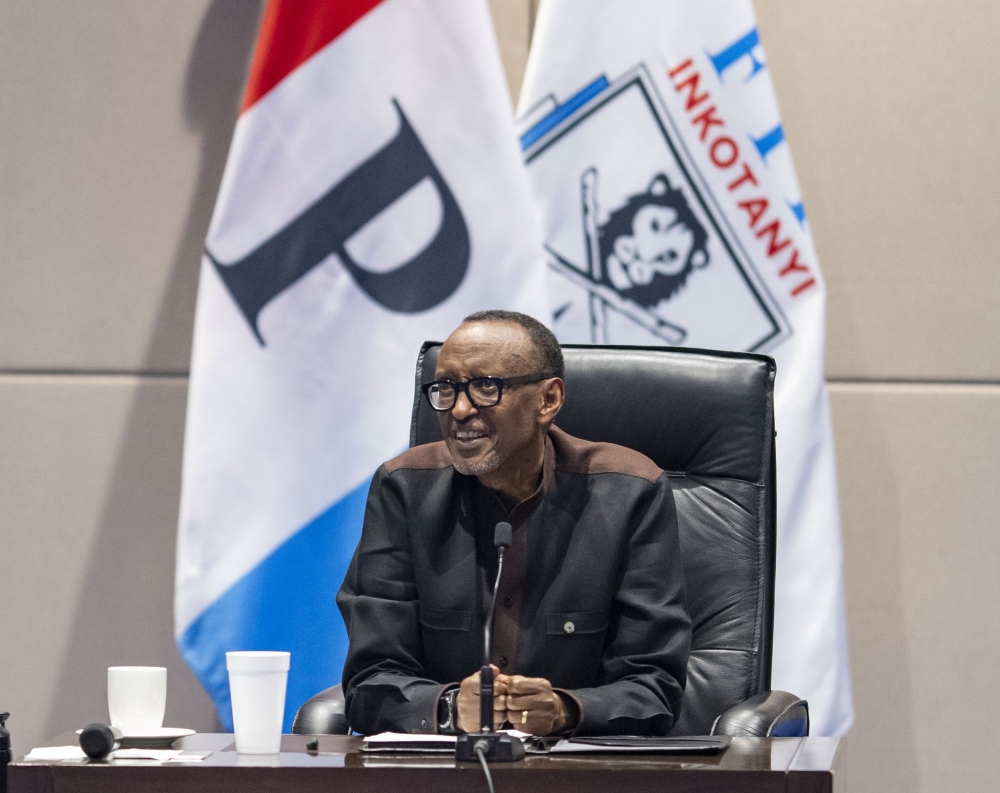 President Paul Kagame meets with the  National Executive Committee (NEC) of RPF-Inkotanyi, at the headquarters , Gasabo District on Thursday, August 31. PHOTO BY VILLAGE URUGWIRO