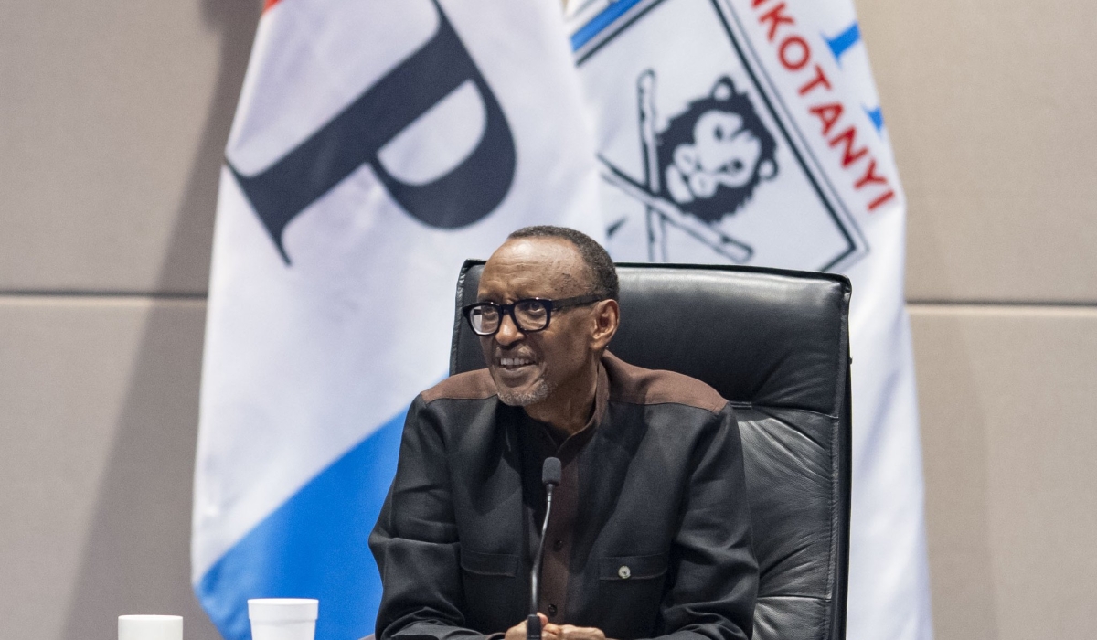 President Paul Kagame meets with the  National Executive Committee (NEC) of RPF-Inkotanyi, at the headquarters , Gasabo District on Thursday, August 31. PHOTO BY VILLAGE URUGWIRO