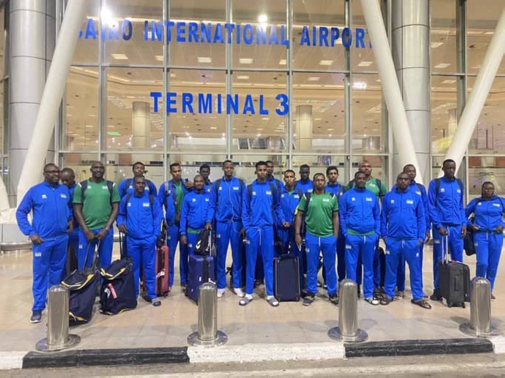 Rwanda men’s national volleyball team shortly after landing in Cairo for the 2023 African Men’s Volleyball Championship . Rwanda was drawn in Group D alongside Morocco, Senegal and Gambia-Courtesy