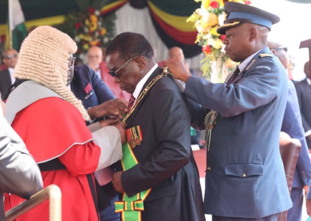 Zimbabwe’s President Emmerson Mnangagwa was sworn in for a second five-year term Monday, September 4, a week after securing a majority – 52.6 percent – of the votes during the presidential elections held on August 23. 