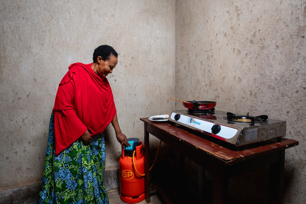 BBOXX Rwanda and SP Rwanda have partnered to scale clean cooking solutions across Rwanda, aiming to replace environmentally harmful charcoal and provide 10,000 households with cleaner alternatives by the end of 2023. Courtesy photo