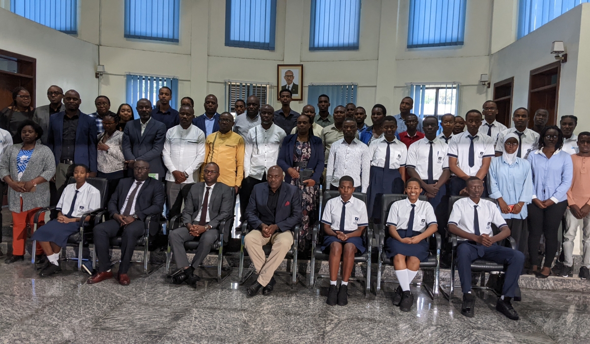  Local authorities, RSA and ICT students posing for a group photo. All the photos by Germain Nsanzimana 