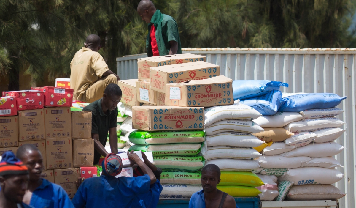Workers load imported food commodities for upcountry trading in the Central Business District (CBD) of Kigali.
Rwandans have experienced consistent price increases in the market since 2022, with consumer prices peaking at 21.7% in November 2022. However, there has been a decline in 2023, with prices standing at 12.3% in August, although still relatively high. Photo: File