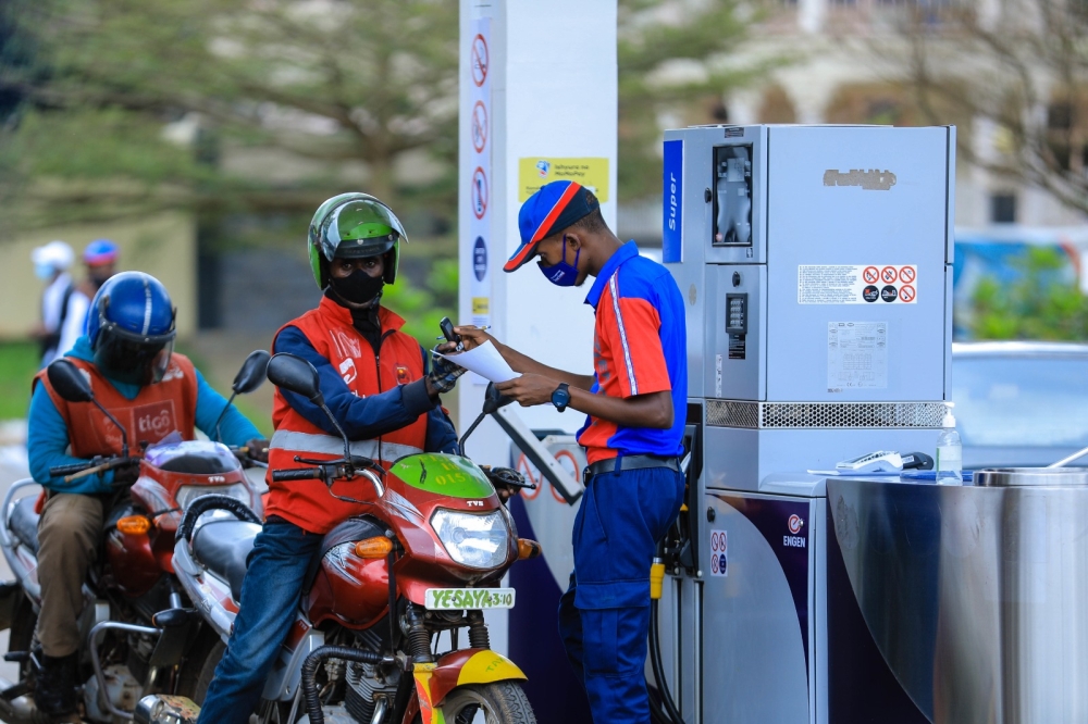 The new price indicate that pump prices for petrol have increased to Rwf 1,822 per litre up from Rwf 1,639 while diesel increased from Rwf 1,492 per litre to Rwf 1,662. CRAISH BAHIZI