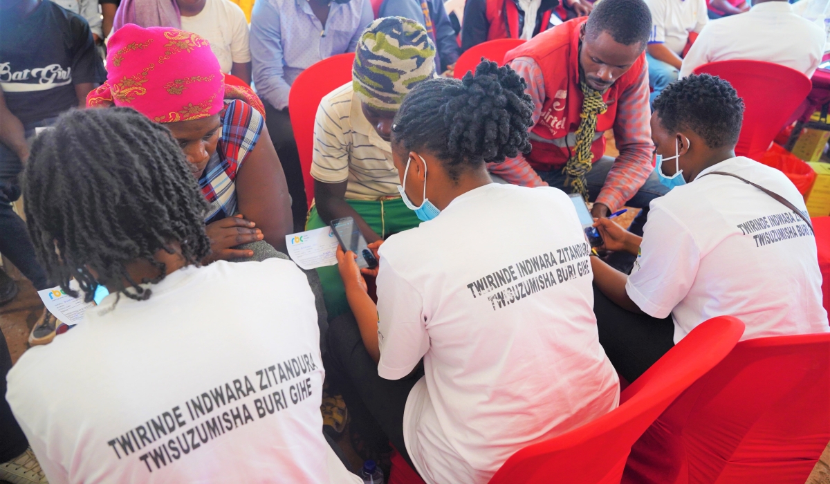 Residents undergo a mass screening of non-communicable diseases in Kigali . Lifesten Health is making a real difference in people’s lives,
giving information on non-communicable diseases. Photo: Craish Bahizi