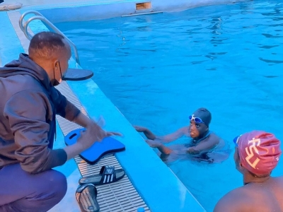 Claudette Ishimwe is briefed by her coach during a training session. At least 30 swimmers were selected to represent Rwanda at the 2023 Africa Aquatics Zone 3 III championship due in Kigali from November 21-27. File