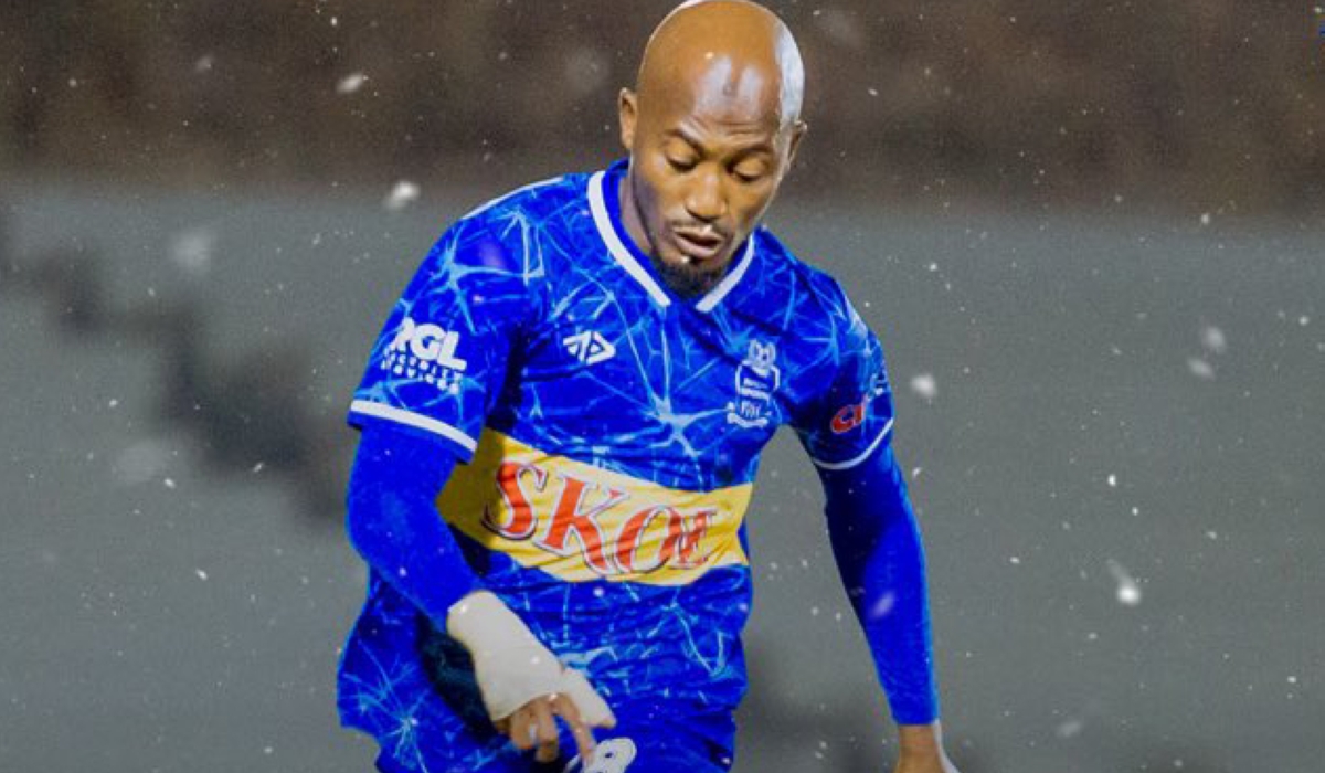 Rayon Sports midfielder Emmanuel Mvuyekure has apologized for the red cad he received during club’s 2-1 win over Etoile de l’Est  at Kigali Pele Stadium on Wednesday.