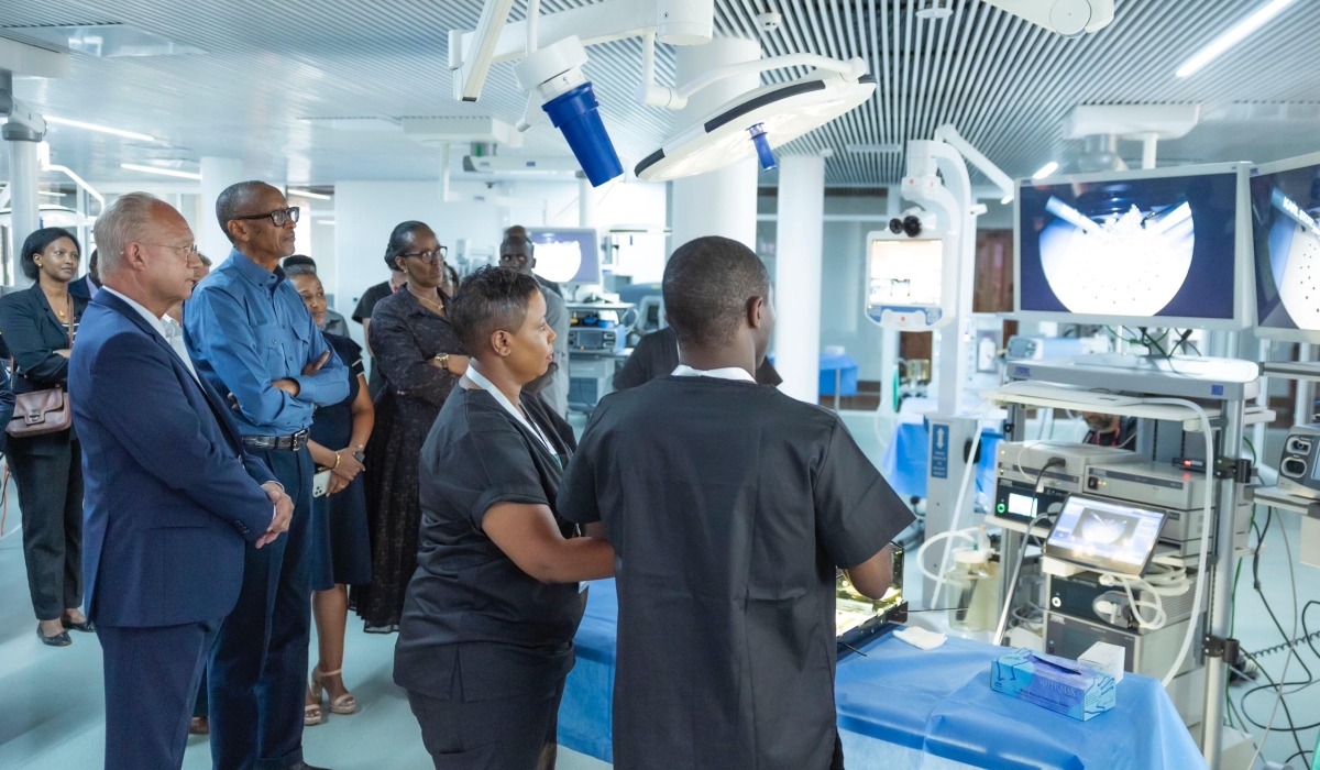 President Paul Kagame, First Lady Jeannette Kagame and other delegates tour the newly inaugurated  IRCAD Africa  on Saturday, October 7. Photo by Village Urugwiro