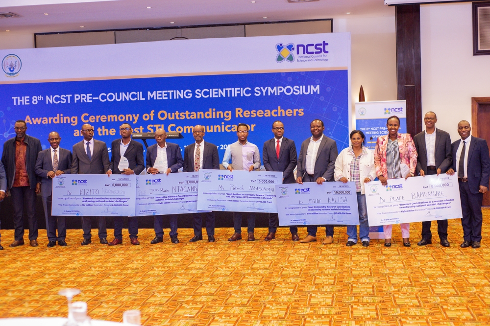 Some of the researchers and STI communicator who were awarded.