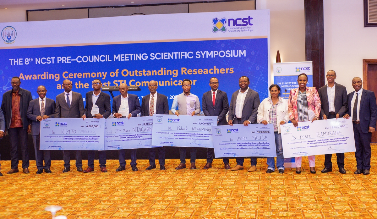 Some of the researchers and STI communicator who were awarded.