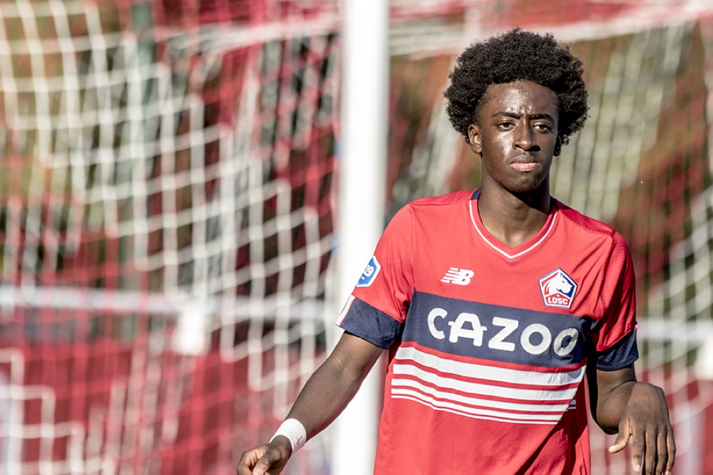 Teenager Hakim Sahabo enjoyed his first 90 minutes of the season on Sunday as Standard Liege II beat Deinze 2-1 in the Challenger Pro League.