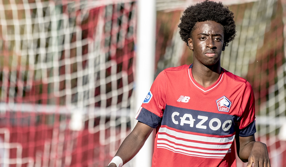 Teenager Hakim Sahabo enjoyed his first 90 minutes of the season on Sunday as Standard Liege II beat Deinze 2-1 in the Challenger Pro League.